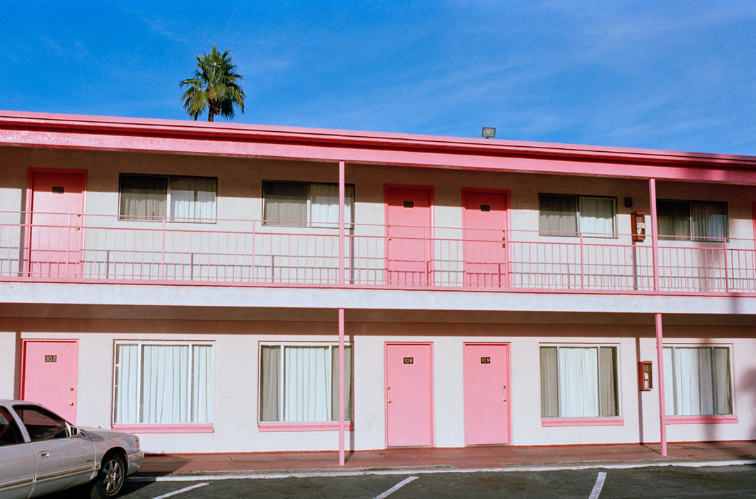 Pink Symmetry, Vegas